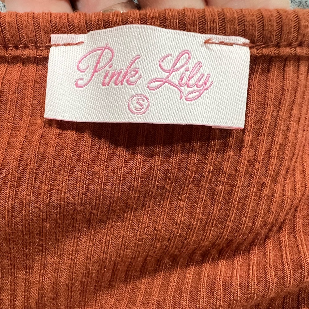 Beautiful Pink lily rust colored ribbed dress. - Picture 4 of 4